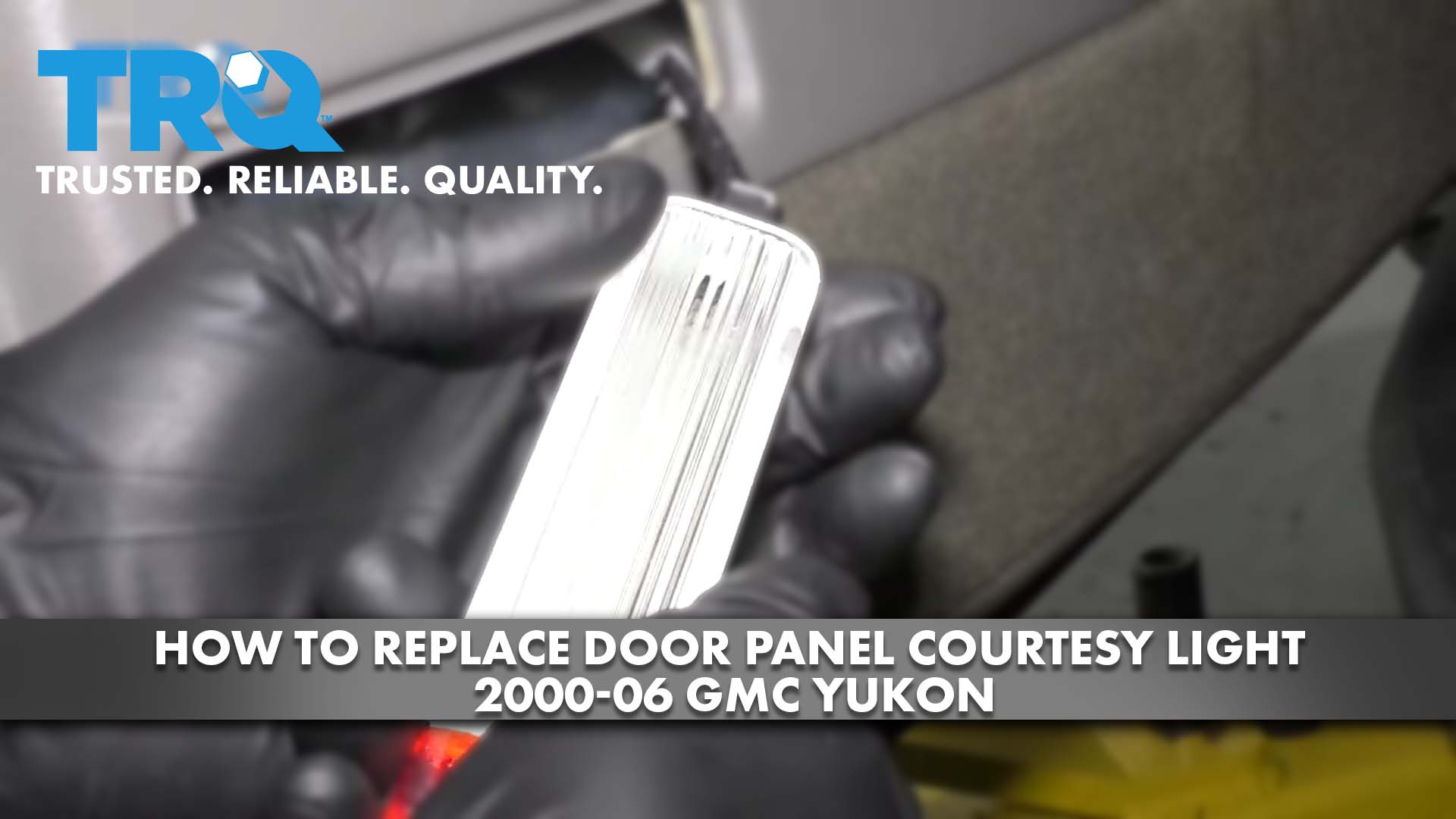 How to Replace Door Panel Courtesy Light 200006 GMC Yukon 1A Auto